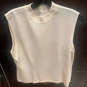 Women’s ecru St John shell, size medium